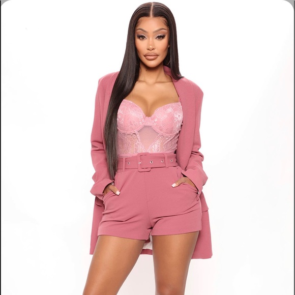 FASHION NOVA PEICE MAUVE BELTED SHORTS SIZE L